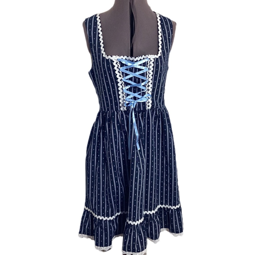 Classic Bavarian Dirndl Style Lace Up Dress S